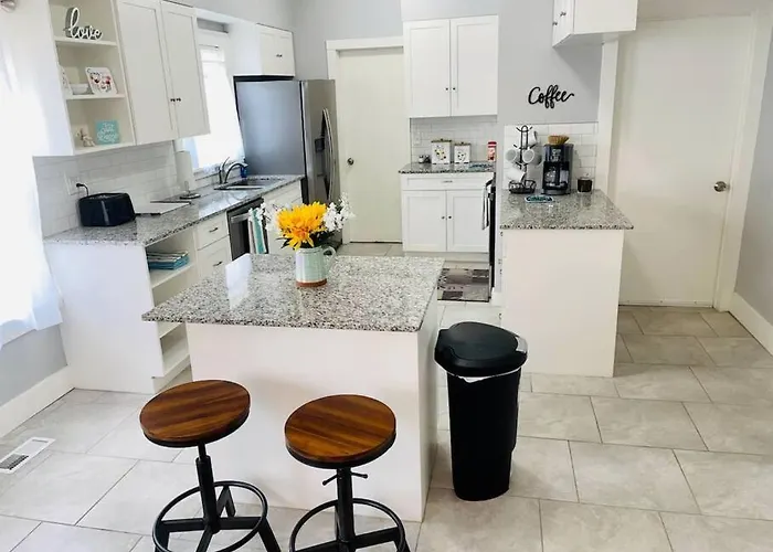 Villa Cherry Street Luxury- Shopping-dining-by Downtown And Hospitals Tulsa