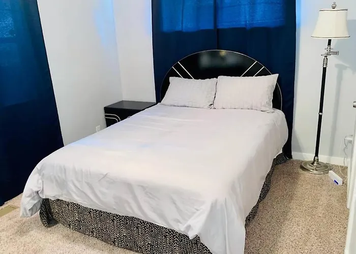 Cherry Street Luxury- Shopping-dining-by Downtown And Hospitals Tulsa